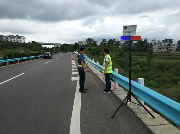 黔东南高速公路钢护栏