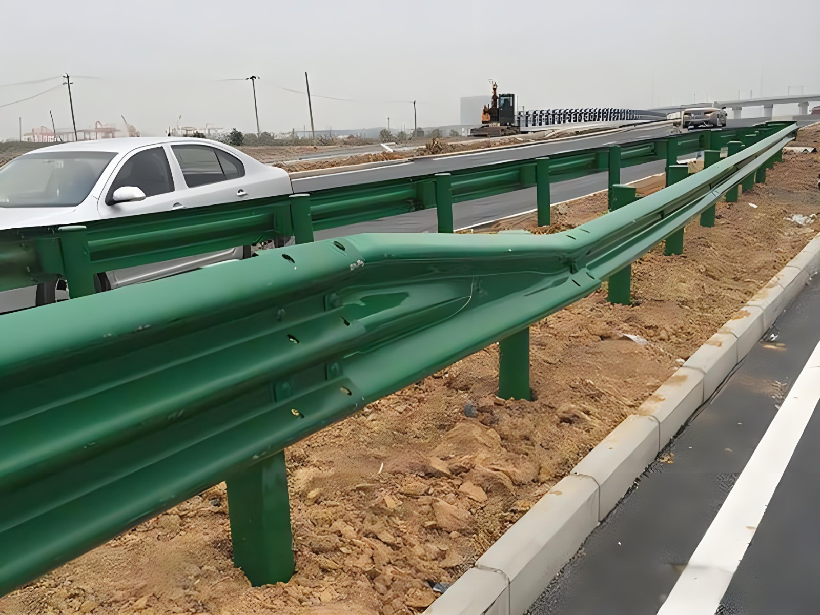 黔东南高速波形护栏板日常维护方案确保道路安全新举措