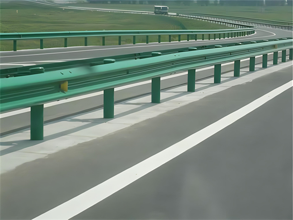 黔东南高速护栏板守护安全广泛应用于多个行业
